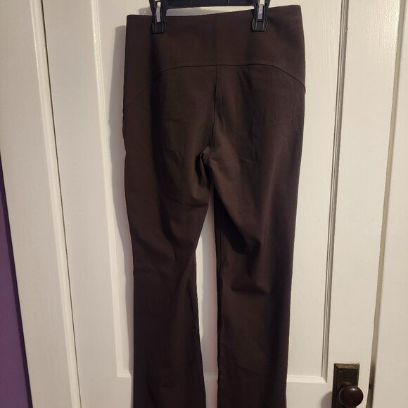 Like New Lululemon Smooth Fit Pull-On High-Rise Pant Regular in Espresso, Size 8 - Picture 5 of 6